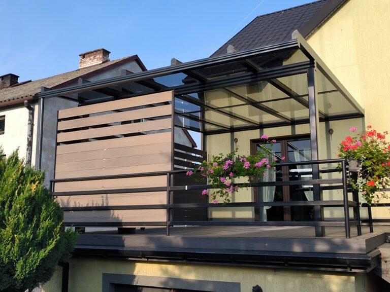 Szklane zadaszenia tarasów - dach tarasu zabudowany szkłem hartowanym - Realizacja Alumar-Zabudowy