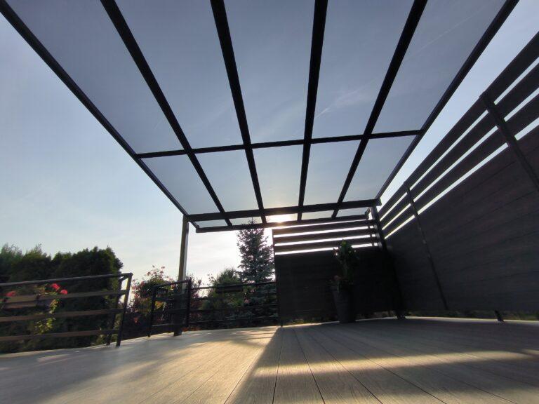 Szklane zadaszenia tarasów - dach tarasu zabudowany szkłem hartowanym - Realizacja Alumar-Zabudowy