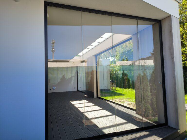 Szklane zabudowy tarasów - taras zabudowany szkłem hartowanym - Realizacja Alumar-Zabudowy