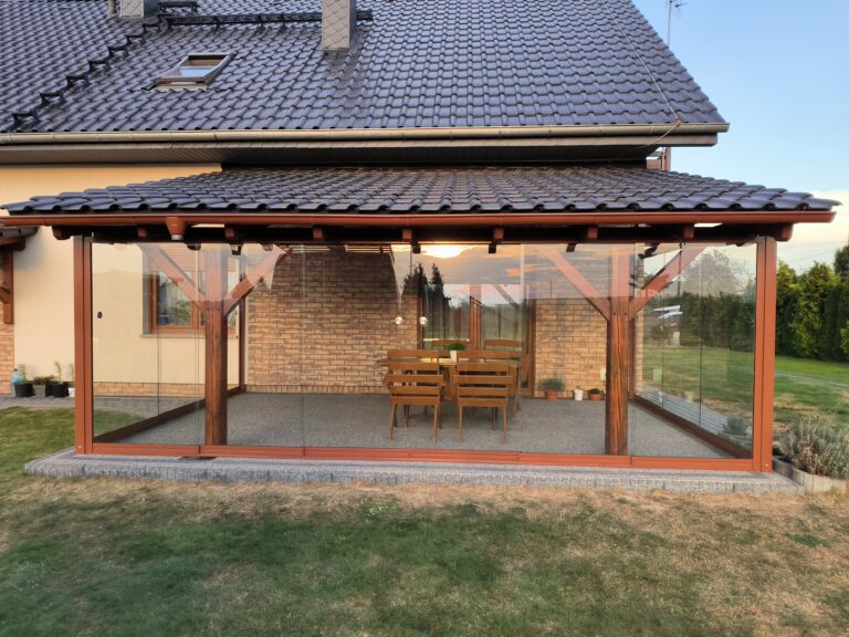 Szklane zabudowy tarasów - taras zabudowany szkłem hartowanym - Realizacja Alumar-Zabudowy