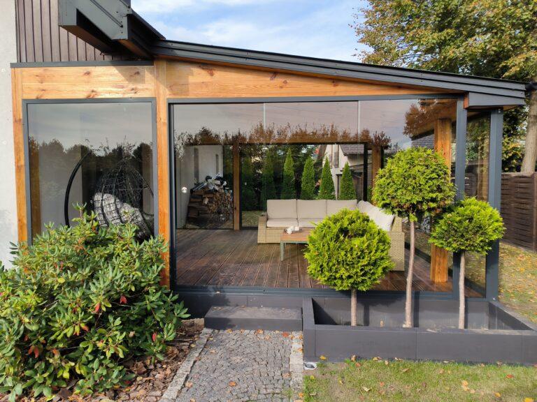 Szklane zabudowy tarasów - taras zabudowany szkłem hartowanym - Realizacja Alumar-Zabudowy