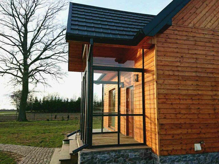 Szklane zabudowy tarasów - taras zabudowany szkłem hartowanym - Realizacja Alumar-Zabudowy