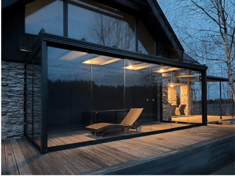 Szklane zabudowy tarasów - taras zabudowany szkłem hartowanym - Realizacja Alumar-Zabudowy