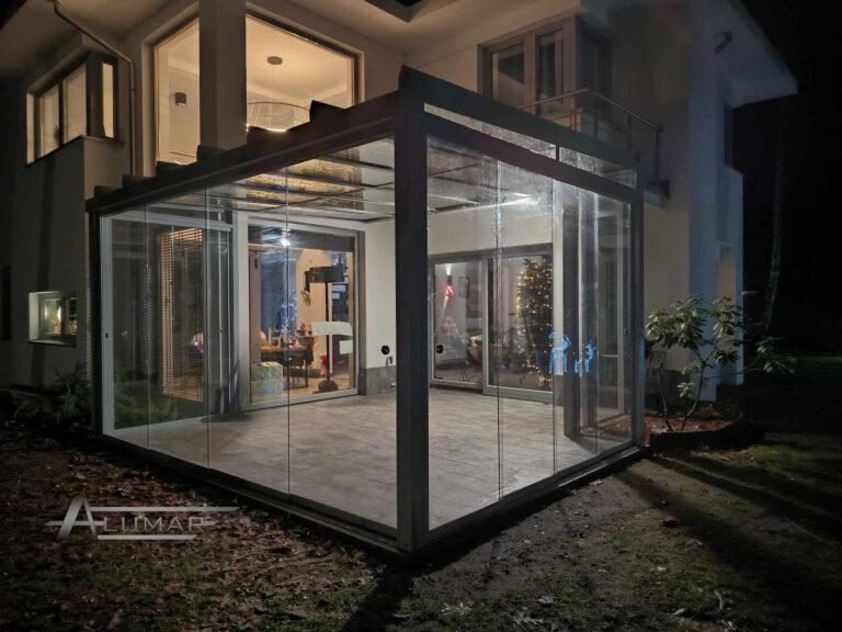 Szklane zabudowy tarasów - taras zabudowany szkłem hartowanym - Realizacja Alumar-Zabudowy