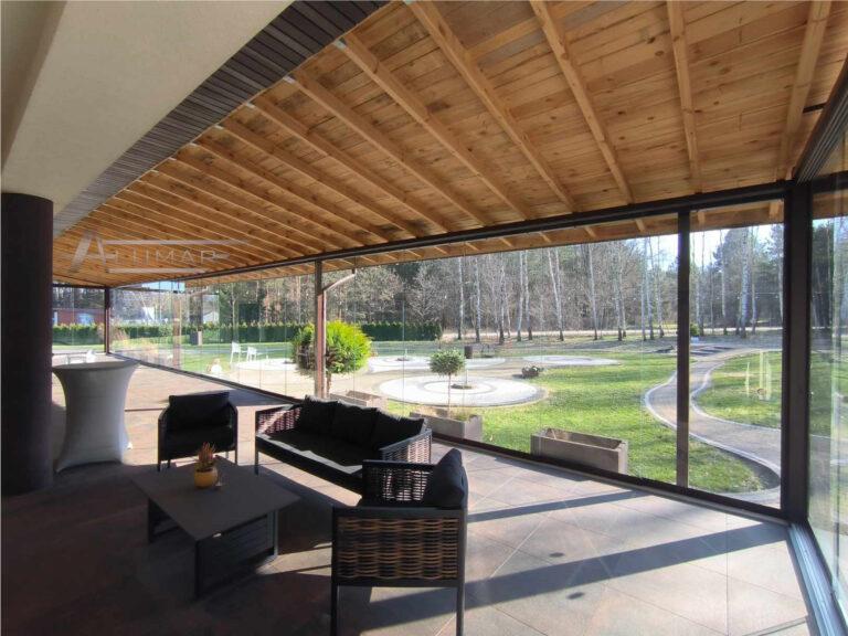 Szklane zabudowy tarasów - taras zabudowany szkłem hartowanym - Realizacja Alumar-Zabudowy