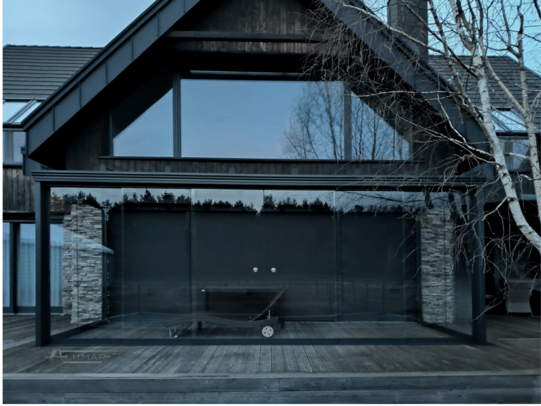 Szklane zadaszenia tarasów - dach tarasu zabudowany szkłem hartowanym - Realizacja Alumar-Zabudowy