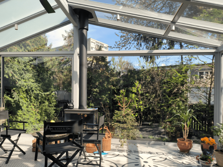 Szklane zadaszenia tarasów - dach tarasu zabudowany szkłem hartowanym - Realizacja Alumar-Zabudowy