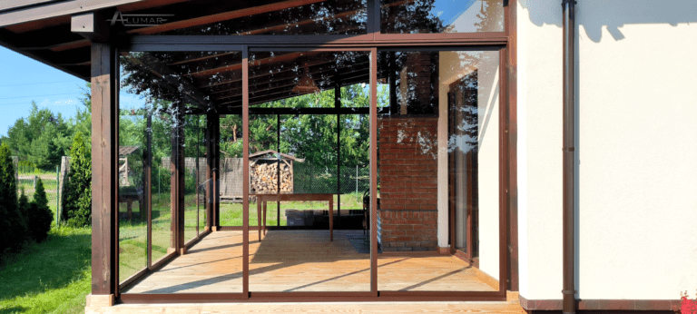 Szklane zabudowy tarasów - taras zabudowany szkłem hartowanym - Realizacja Alumar-Zabudowy