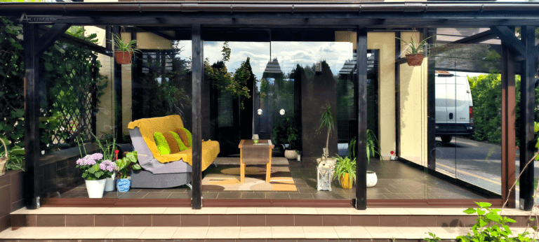 Szklane zabudowy tarasów - taras zabudowany szkłem hartowanym - Realizacja Alumar-Zabudowy