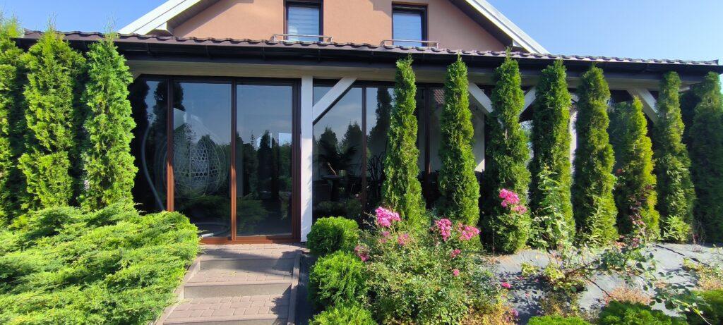 Szklane zabudowy tarasów - taras zabudowany szkłem hartowanym - Realizacja Alumar-Zabudowy