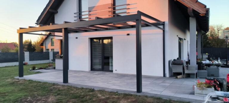 Szklane zadaszenia tarasów - dach tarasu zabudowany szkłem hartowanym - Realizacja Alumar-Zabudowy