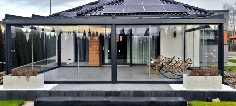 Szklane zabudowy tarasów - taras zabudowany szkłem hartowanym - Realizacja Alumar-Zabudowy