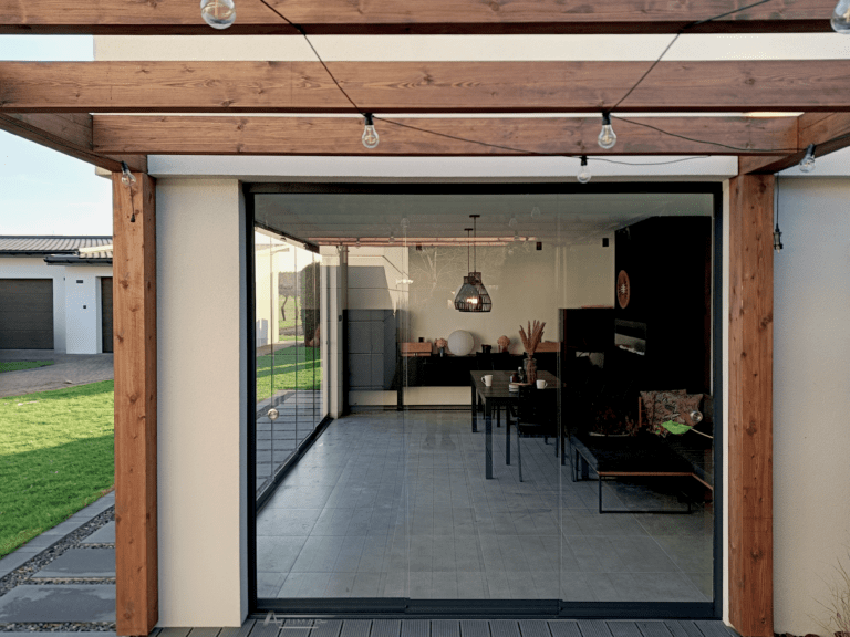 Szklane zabudowy tarasów - taras zabudowany szkłem hartowanym - Realizacja Alumar-Zabudowy