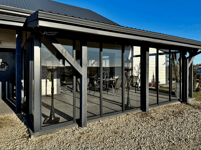 Szklane zabudowy tarasów - taras zabudowany szkłem hartowanym - Realizacja Alumar-Zabudowy
